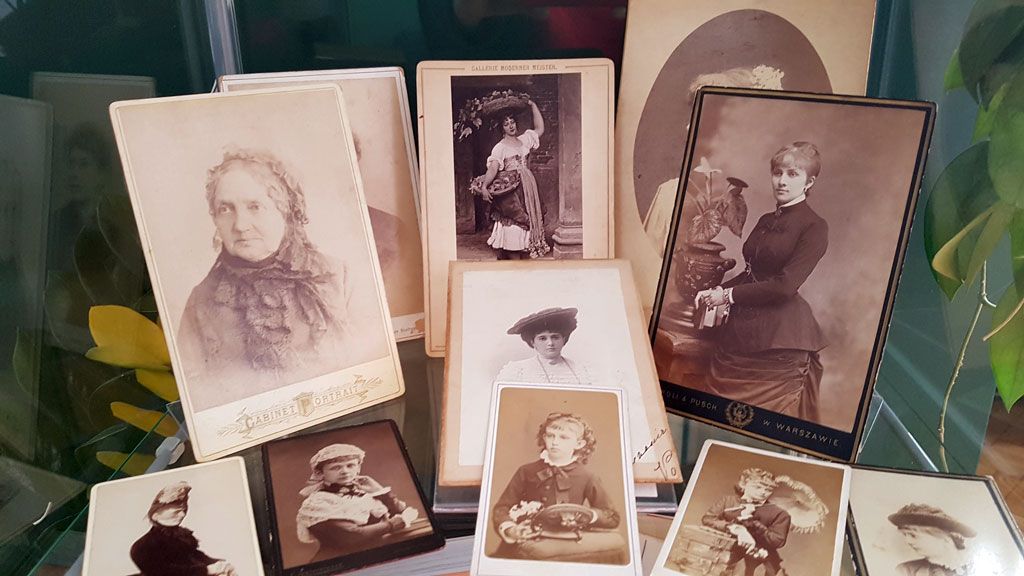 Portrety kobiet na starych fotografiach. Fot. B.A.